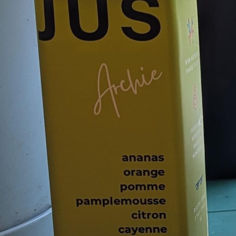 JAUNE - Ananas, Pamplemousse, Orange, Pomme, Citron, Cayenne - 300ml / YELLOW - Pineapple, Grapefruit, Orange, Apple, Lemon, Cayenne- 300ml