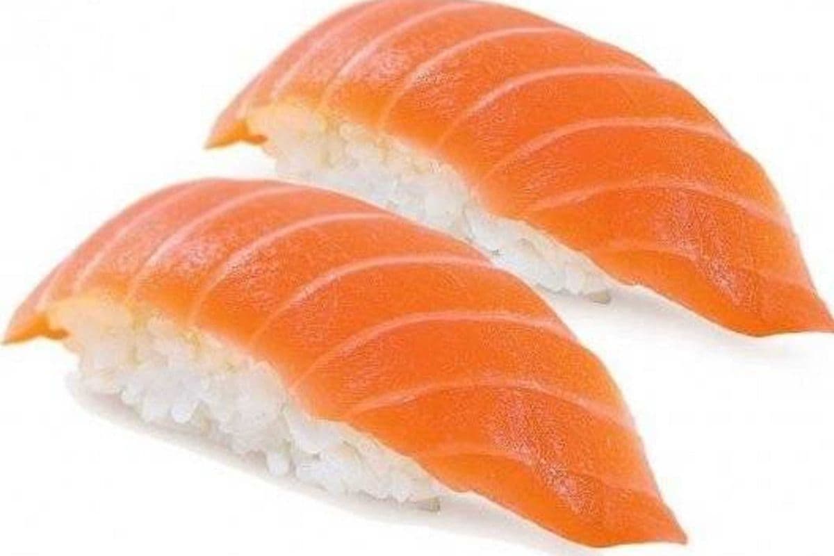 Salmon Sushi (2pcs)