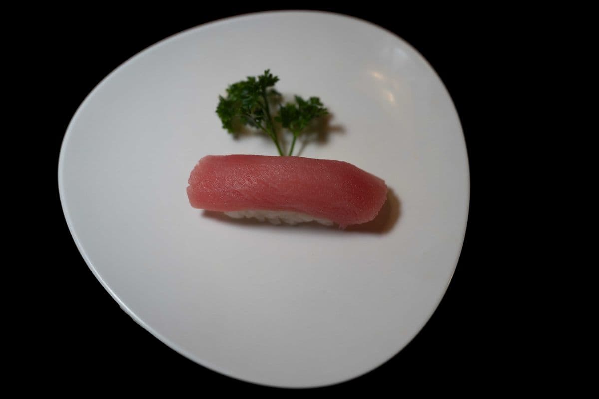 Maguro Sushi (2 pcs)