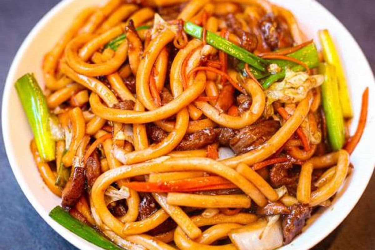 Shanghai Noodles (with Shrimp, Bourbon Chicken and vegetables)