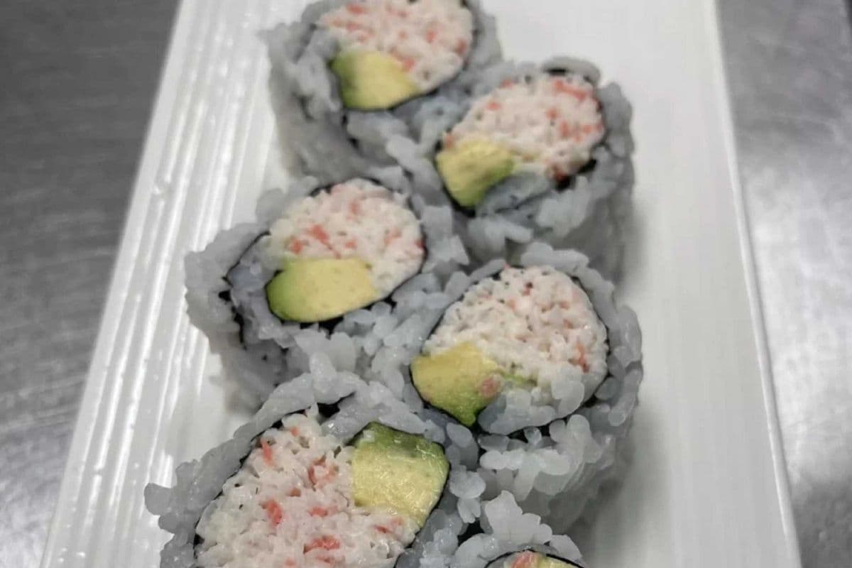 Avo Crab Roll (6 pcs)