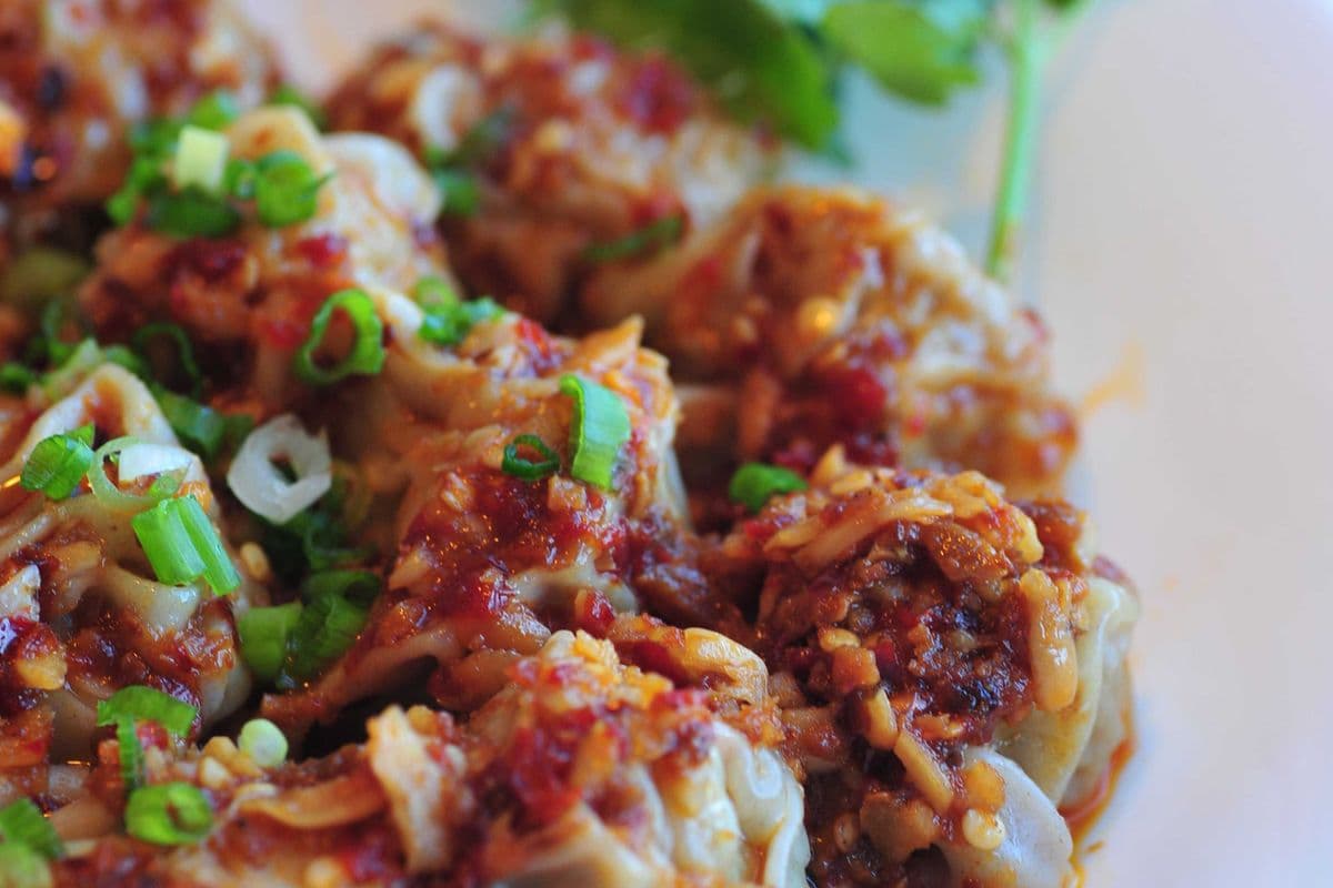 Wonton in Spicy Garlic and Chilli (12 pcs)