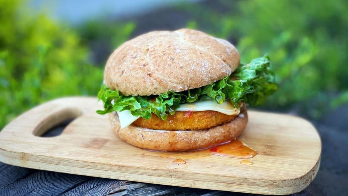 Sweet Chilli Crispy Chick'UN Burger