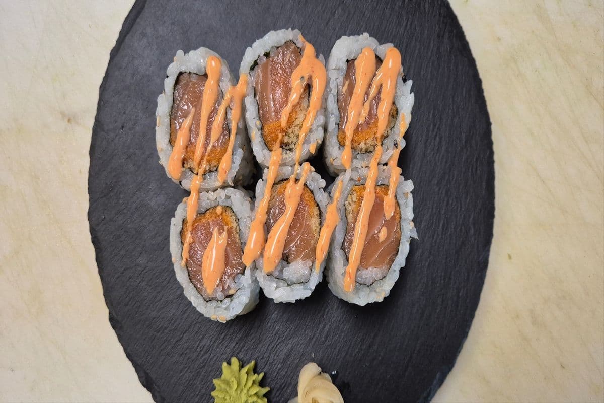 Spicy Salmon Roll (6pcs)