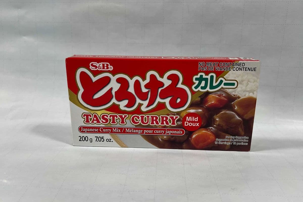 S&B Curry Sauce Mild Red (200 g)