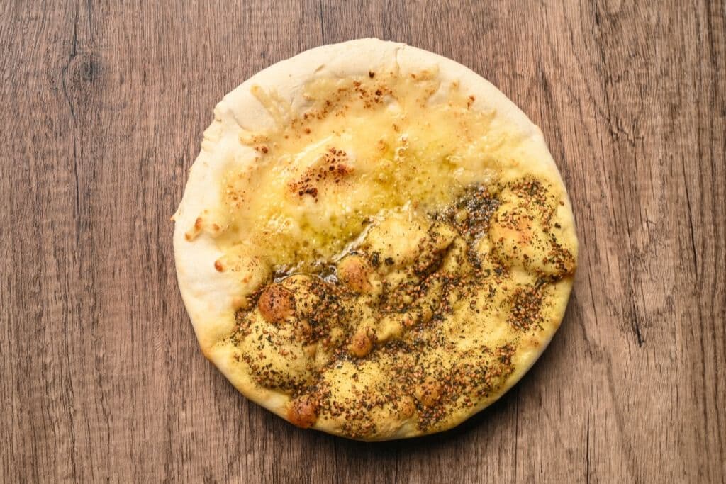 Zaytar avec fromage / Zaytar with Cheese