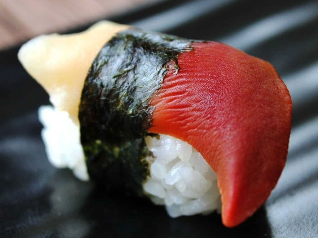 Hokkigai (Surf clam) Sushi(2)