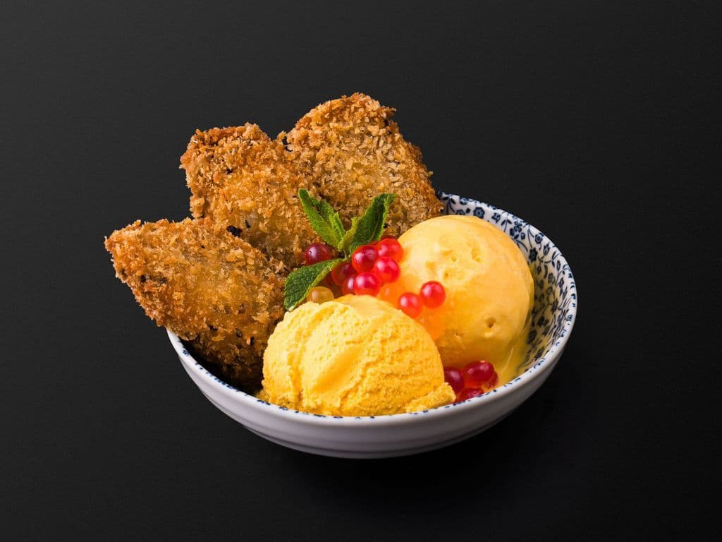 D1 KluiTod (Fried Banana w/ Ice Cream)