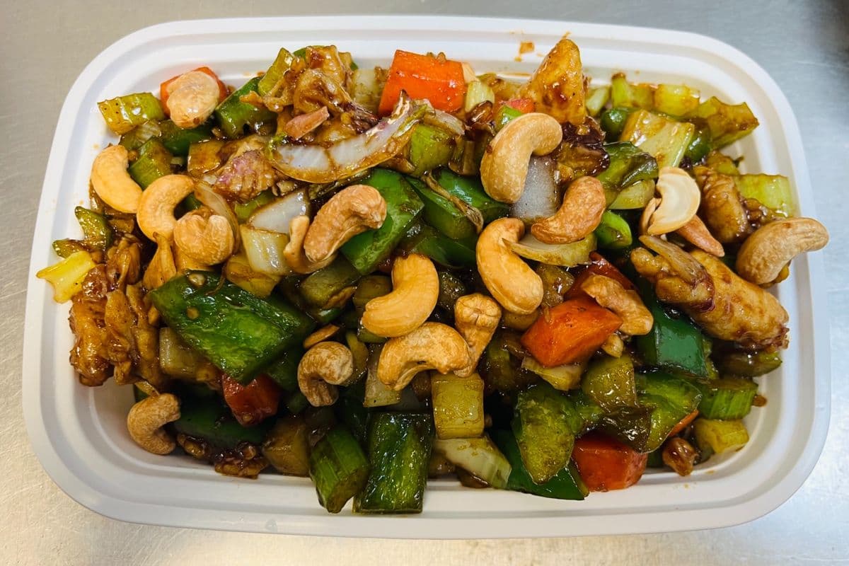 Chicken with Almond or Cashew Nuts