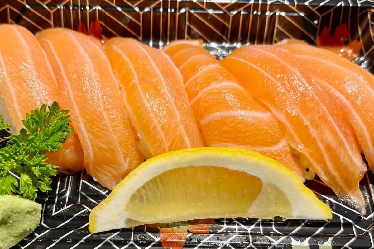 All salmon Sushi (6 pcs)