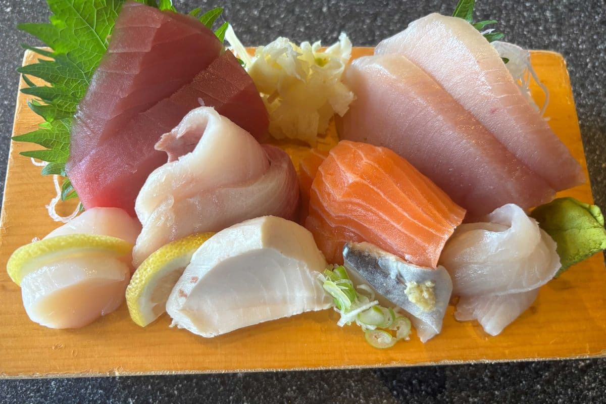 Sashimi Moriawase (12 pcs)