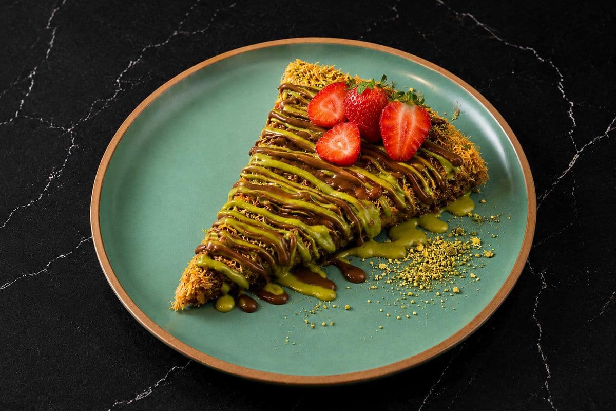 Crepe strawberry dubai chocolat