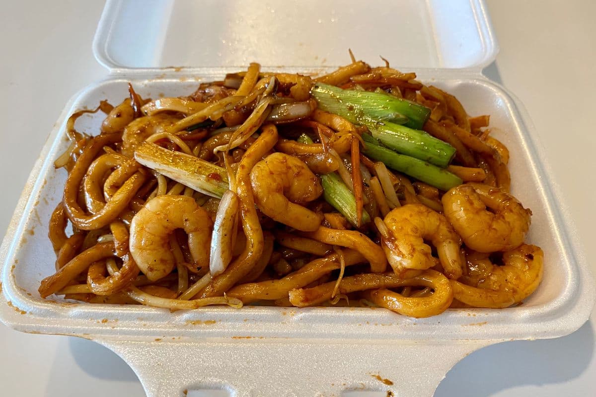 N17. Shrimp Shanghai Noodle (Thick Noodles)
