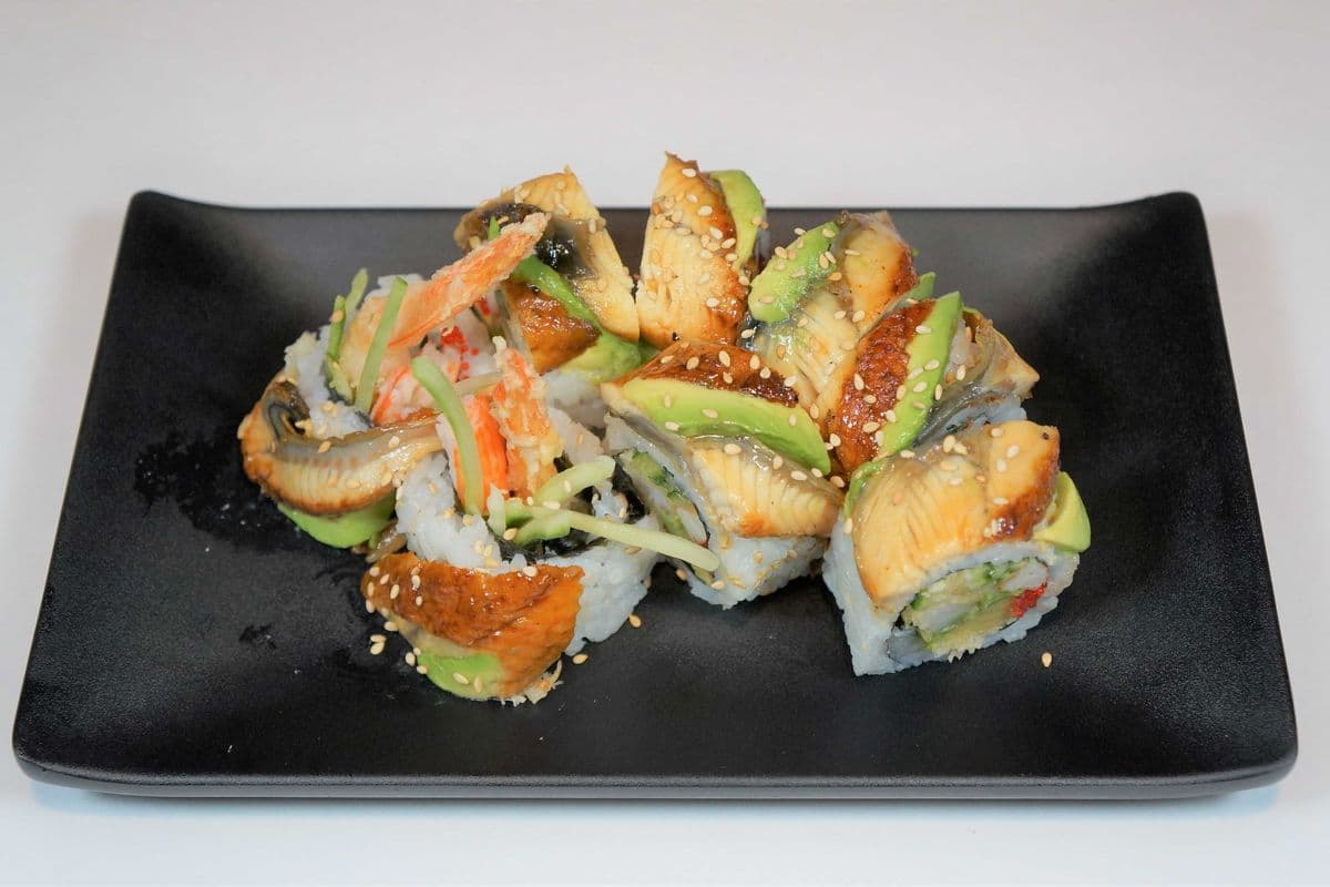 155. Black Dragon Maki Roll (8 pcs)