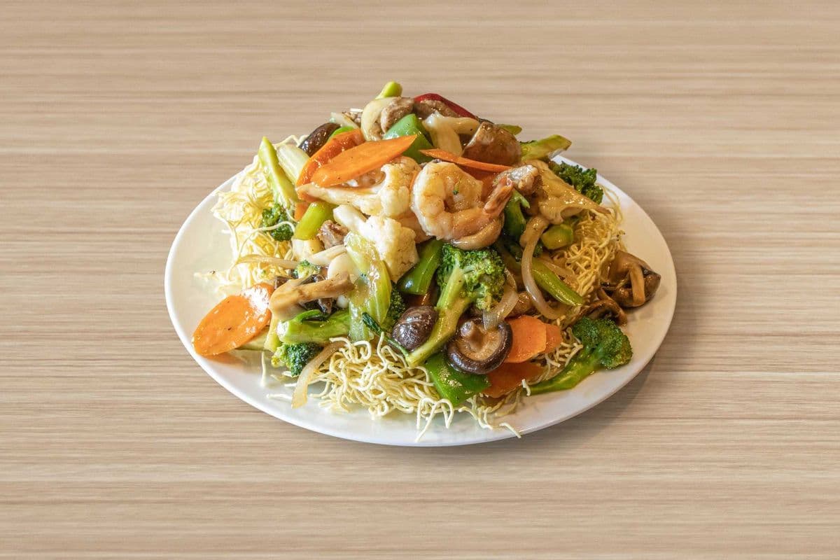 83. Stir-Fried Chicken, Beef, Shrimp with Veg on Crispy Egg Noodles