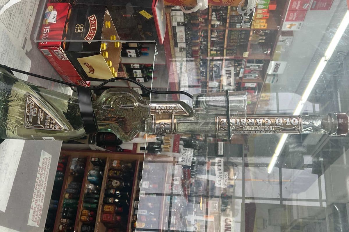 CARBINE GOLD 1 LITRE WITH STAND (1 x 1litre)