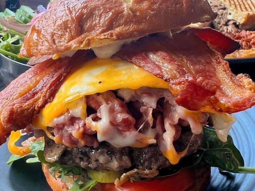 BENNY BURGER