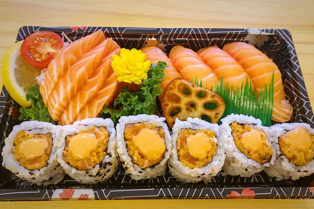 Salmon Lover (14 pcs)