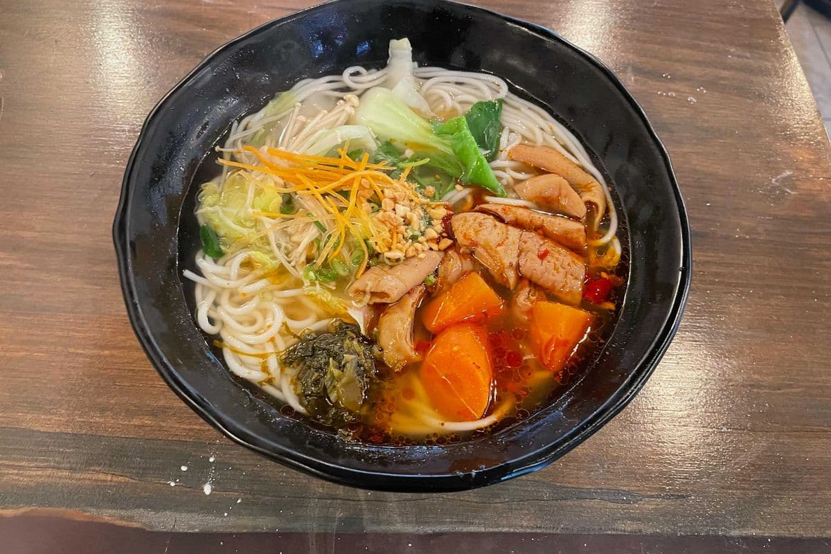 Szechuan Chitterling Noodle (四川肥肠面）