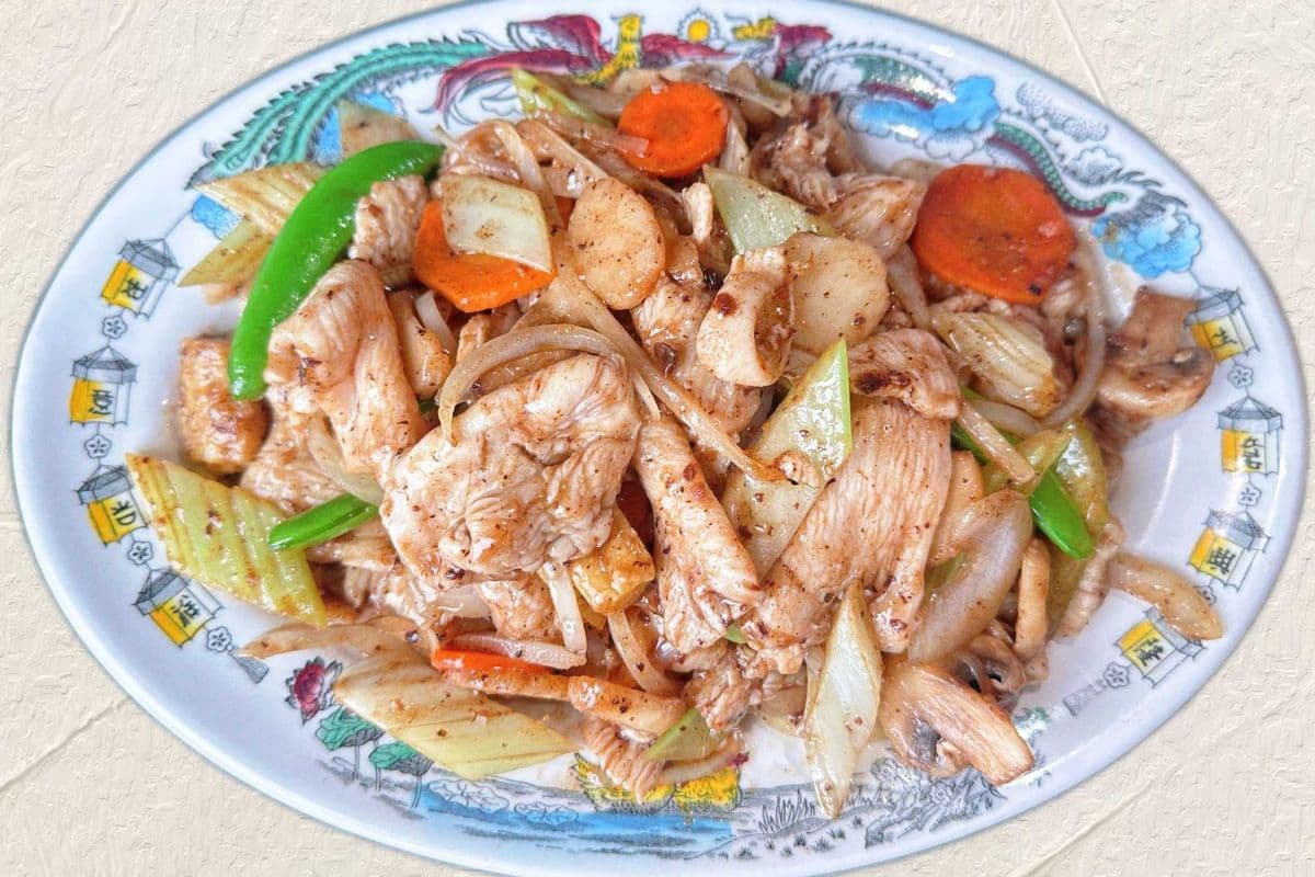 37. Sliced Chicken with Black Bean Sauce