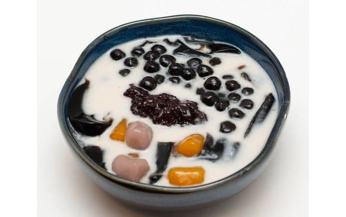 Hot Grass Jelly with Purple Rice