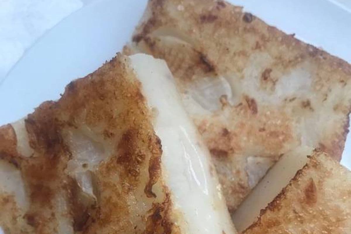 116. Gâteaux aux navets poêlés (3 mcx) / Pan-Fried Turnip Cakes (3 pcs)