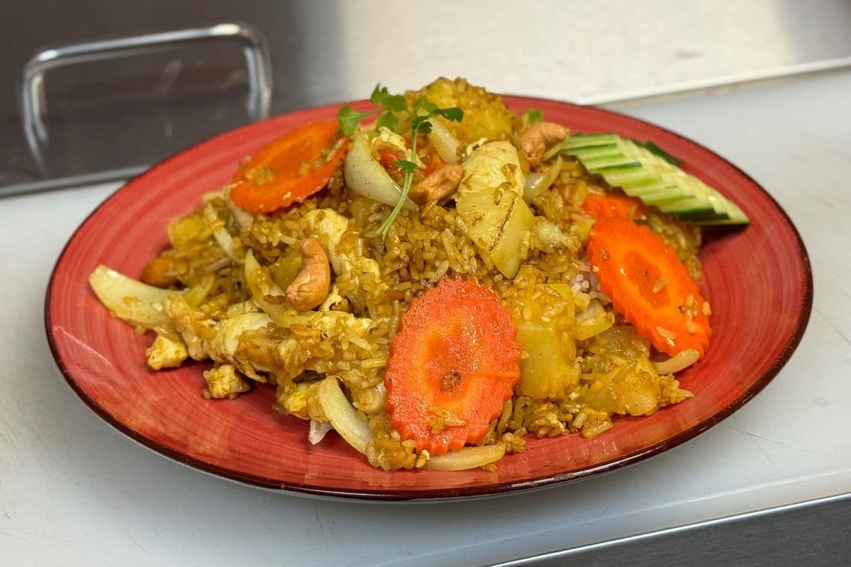 41. Kow Pad Sapparod / Curry Fried Rice