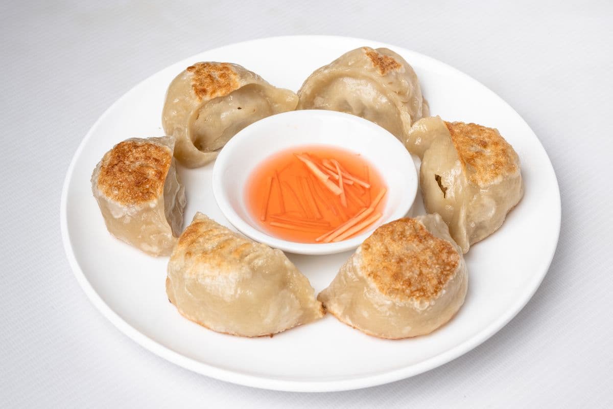 Pan-Fried Dumplings (6 pcs)