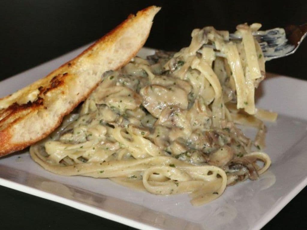 Fettuccine Alfredo