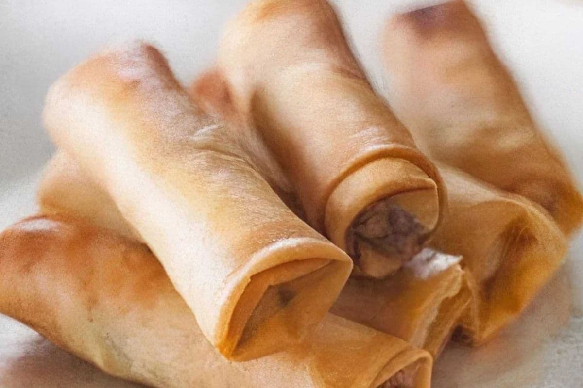 Chicken Spring rolls (2 Pieces)