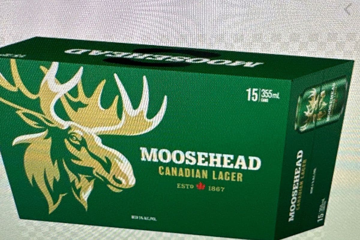 Moosehead Canadian Lager Beer (15 x 355)