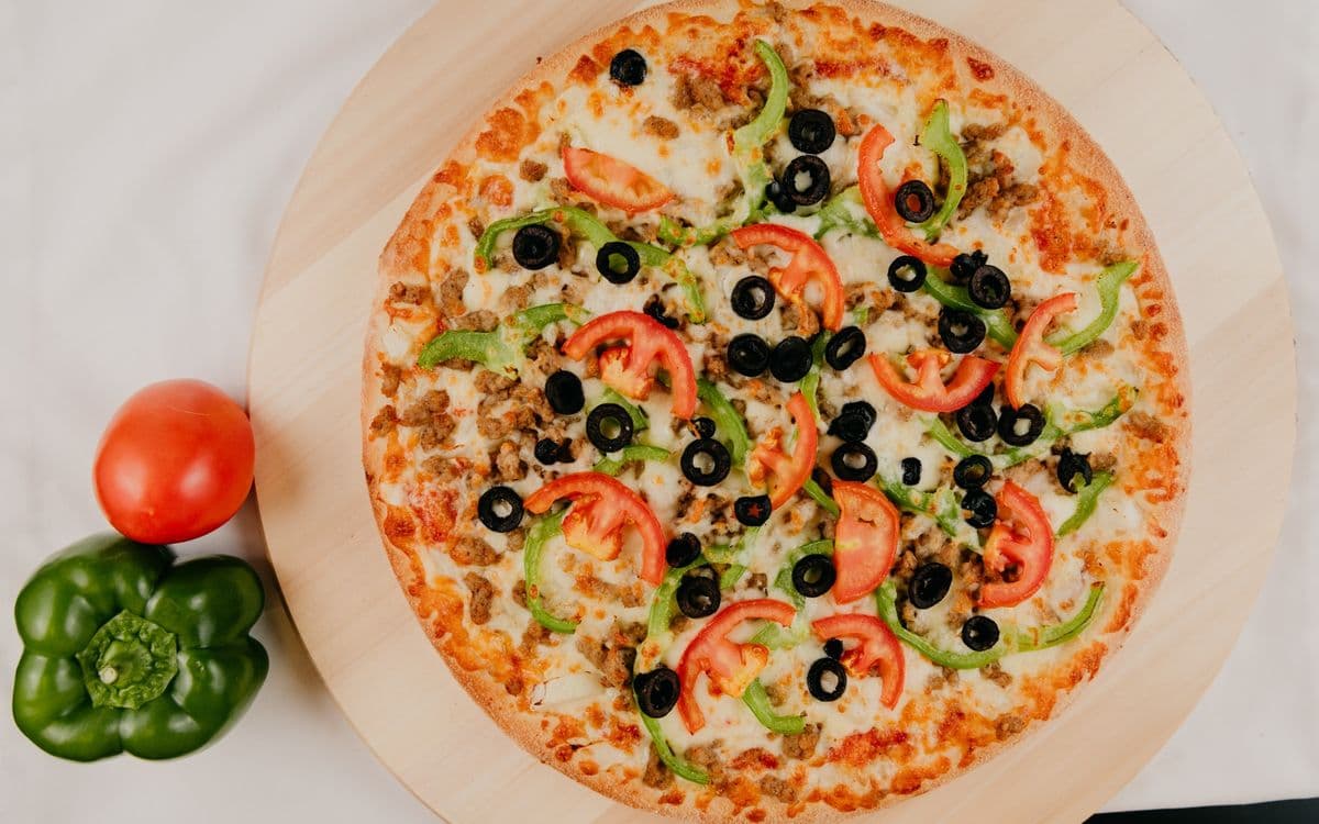 1 - 16" Greek Pizza