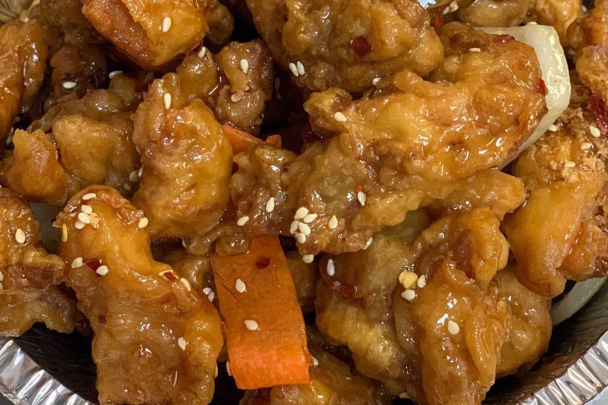 23. Sesame Pepper Chicken with Honey Sauce (Hot)
