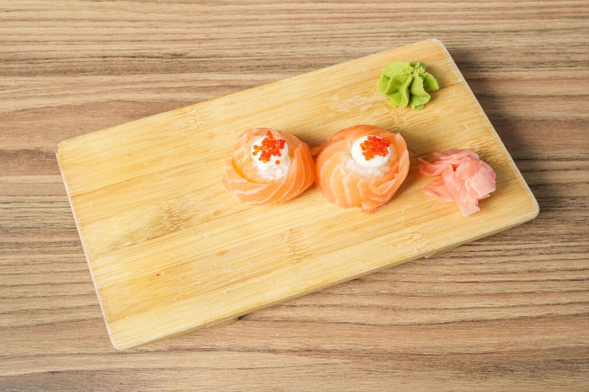 Sakura Sushi (2 pcs)