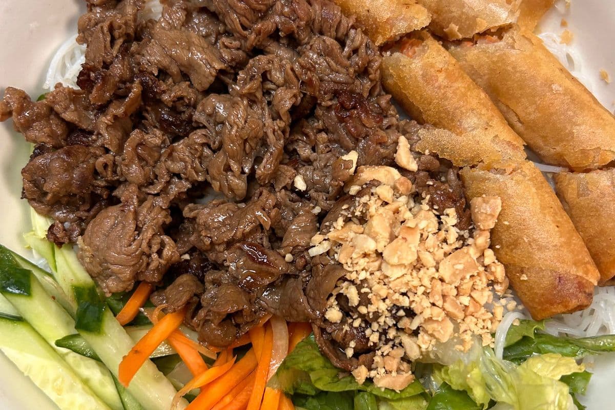 71B. Lemongrass Beef and Spring Roll Vermicelli