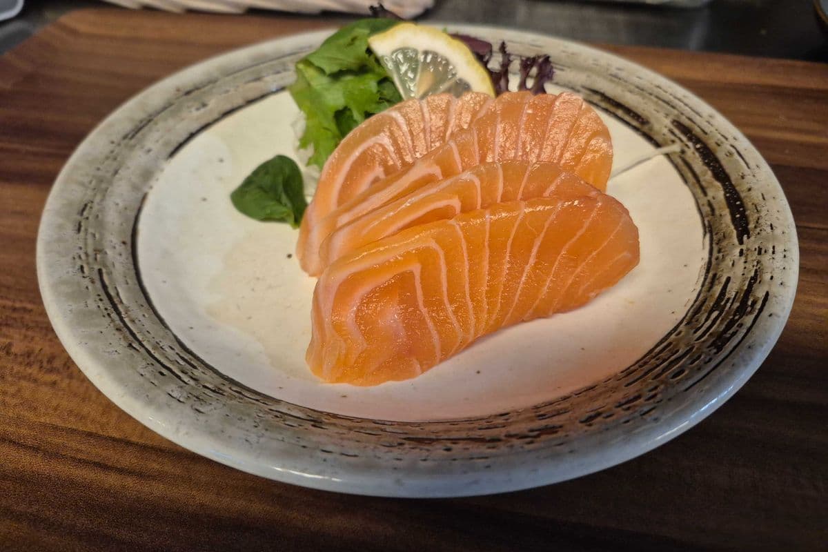Salmon Sashimi (4 pcs)