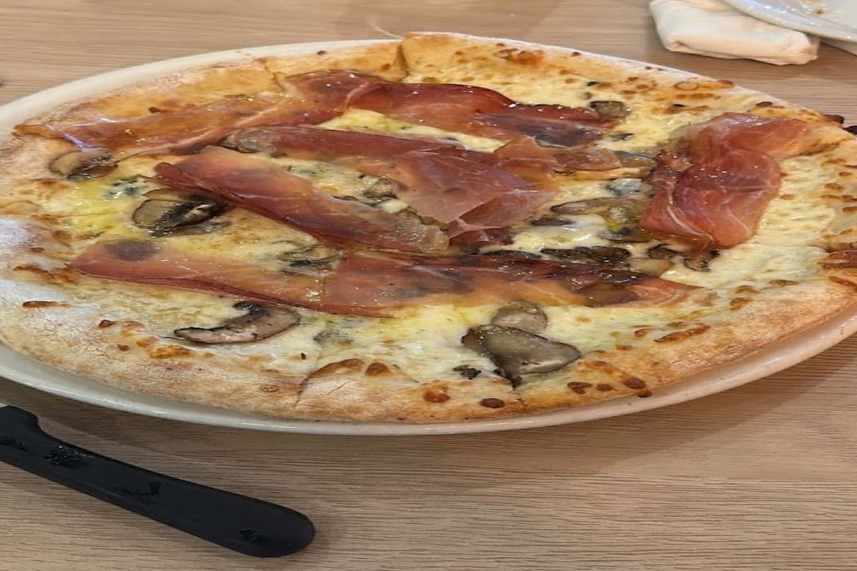 Truffaiola Pizza