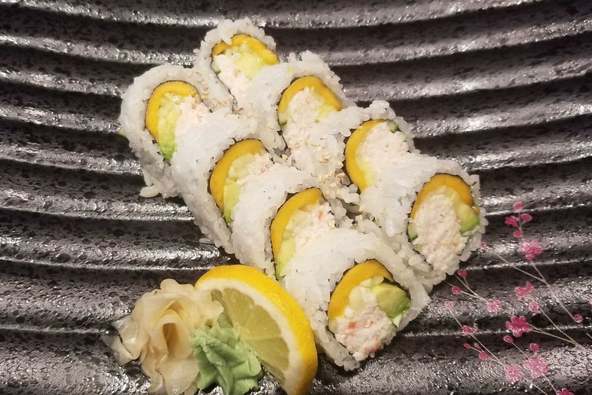 Mango California Roll (8 pcs)