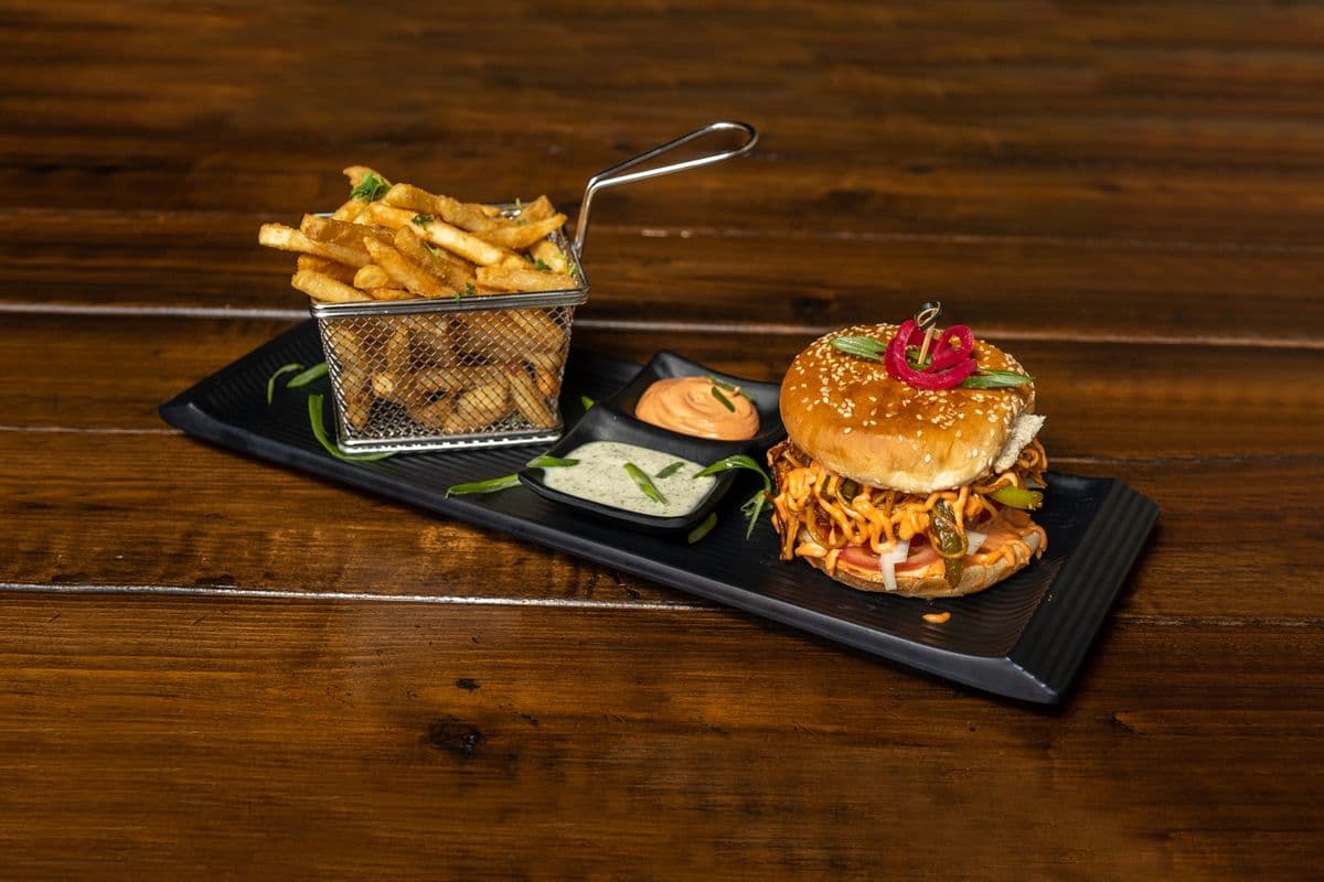 Aloo Tikki Chow Mein Burger
