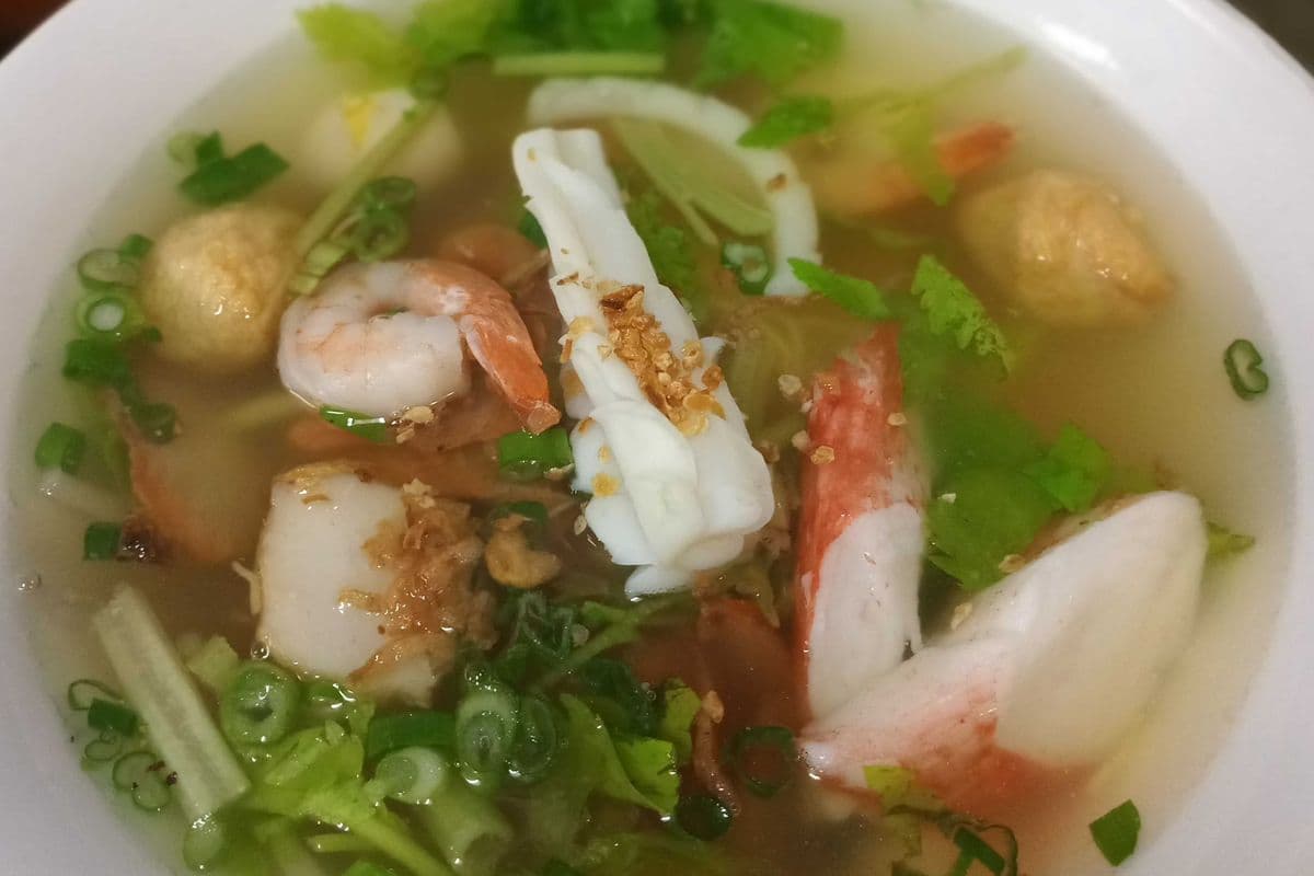 213. Special Egg Noodle with Seafood and BBQ Pork