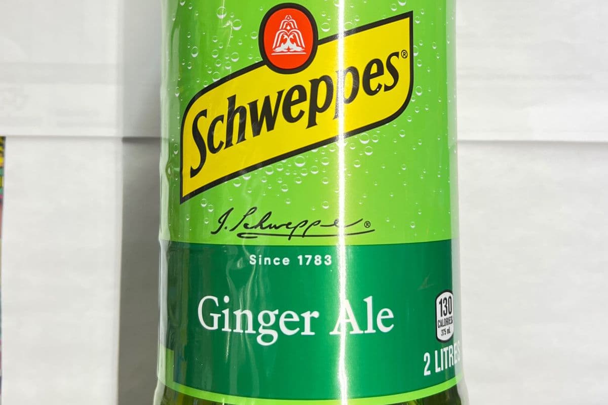 Schweppes Ginger Ale (2 L)