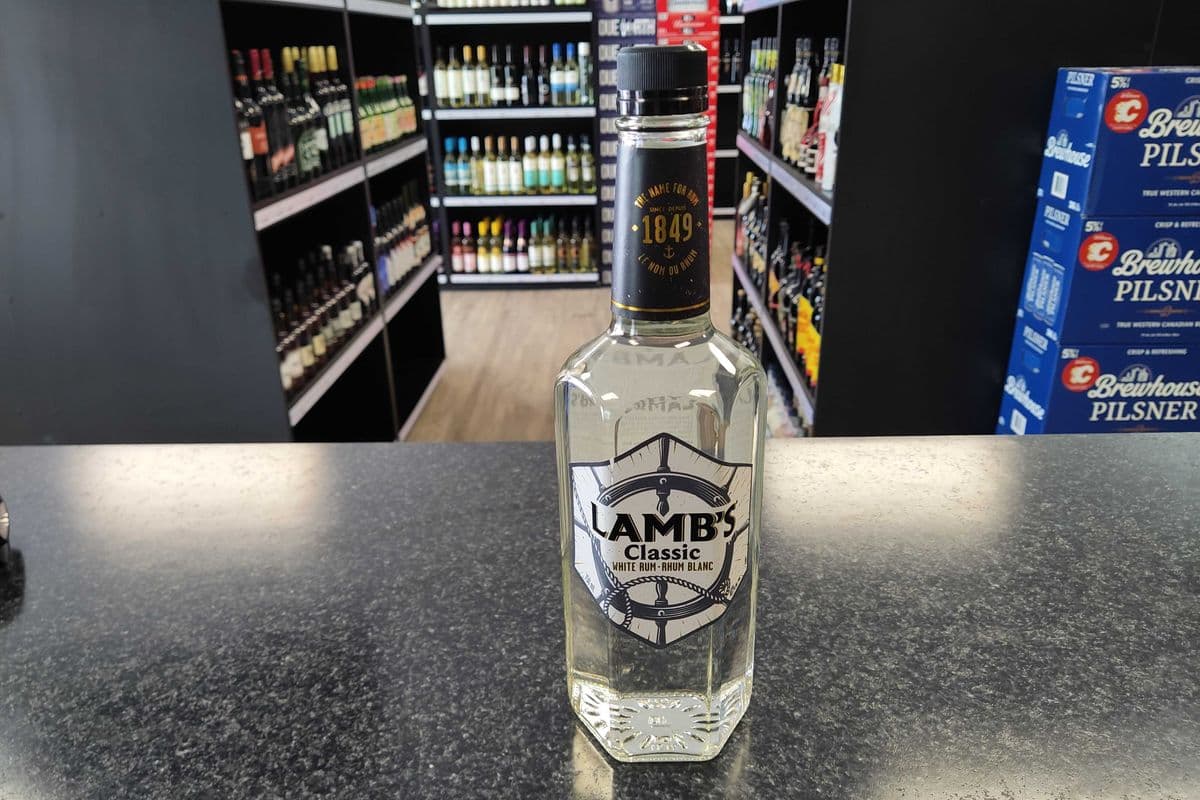 Lamb's - Classic (White) (1 x 750 ml Bottle)