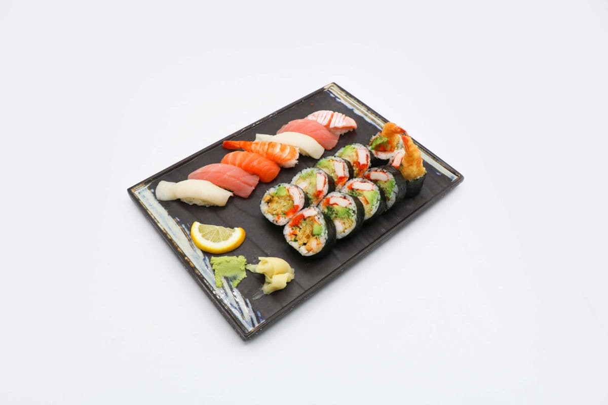 SSD04 7pcs nigiri sushi,10pcs dynamite roll