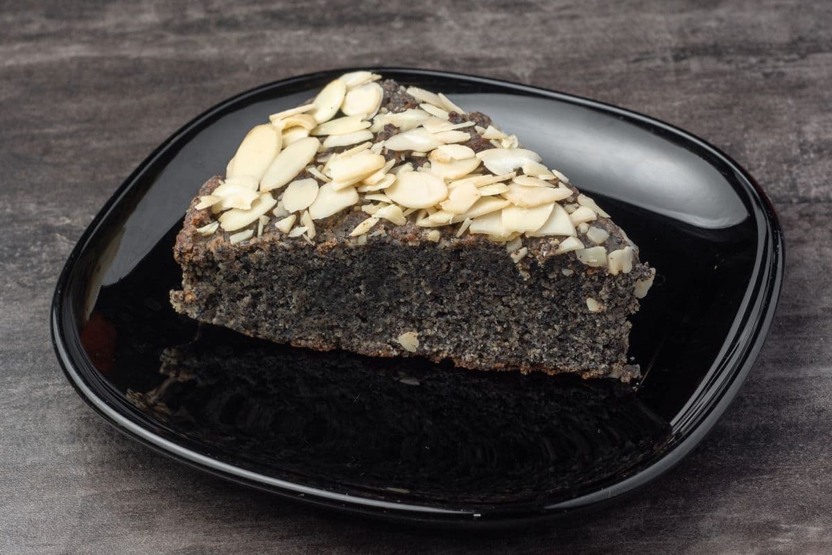 Gluten-Friendly Poppy Seed Cake