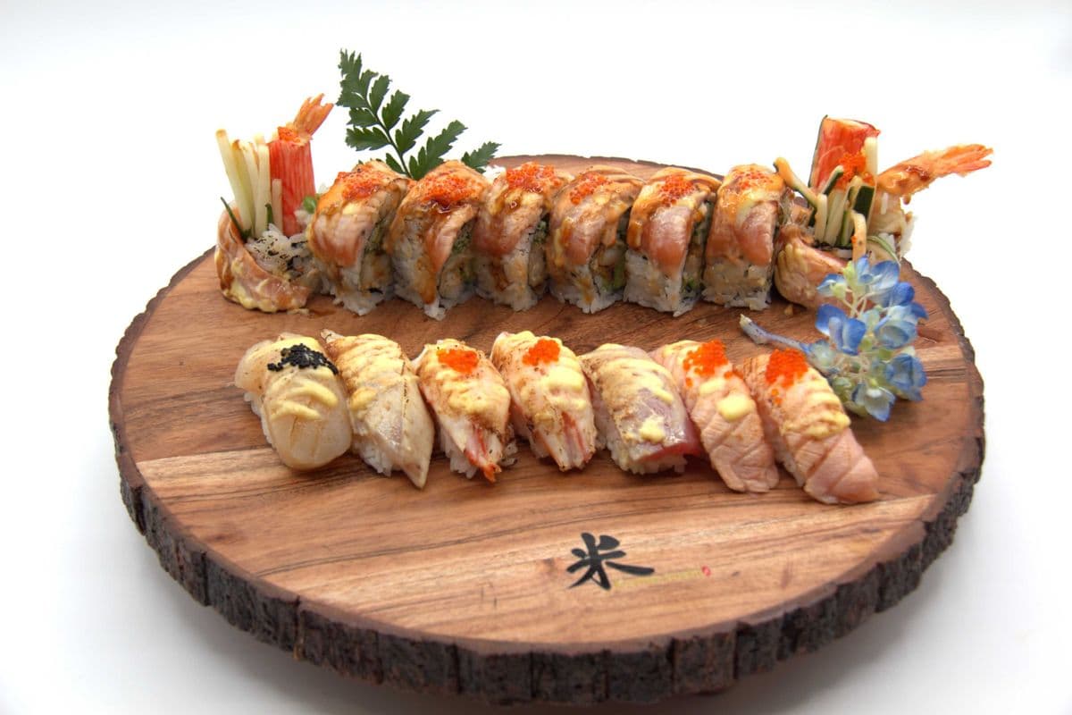 C6. Torched Sushi and Roll Combo (15pcs)