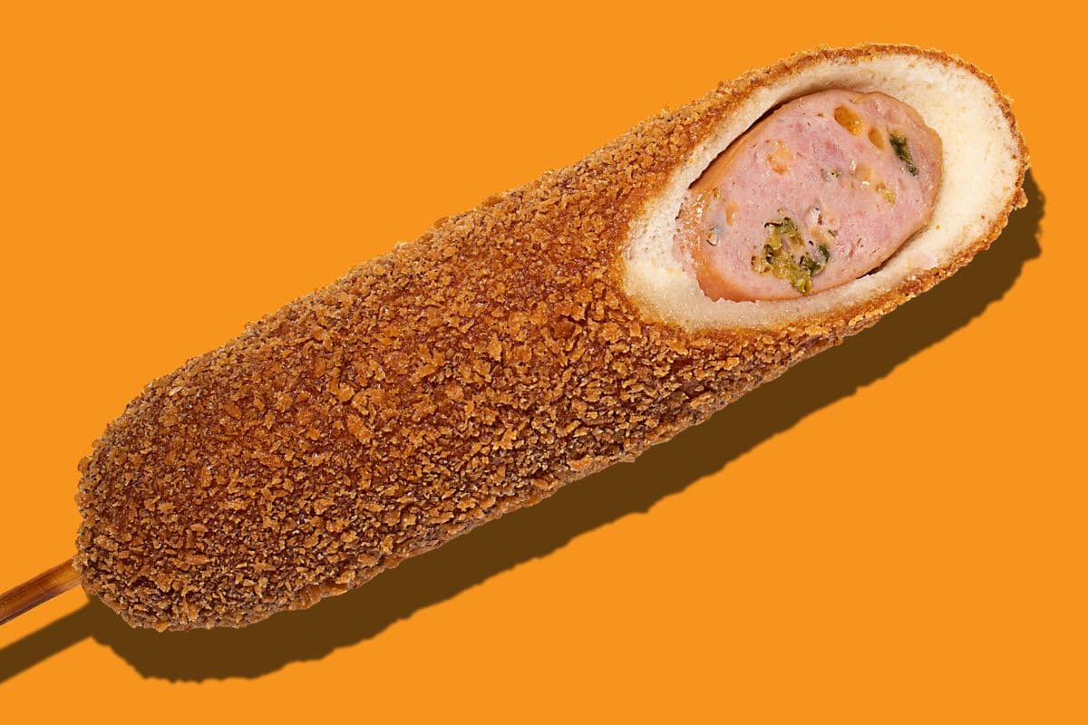 11. Hotdog volcano / Volcano Hotdog