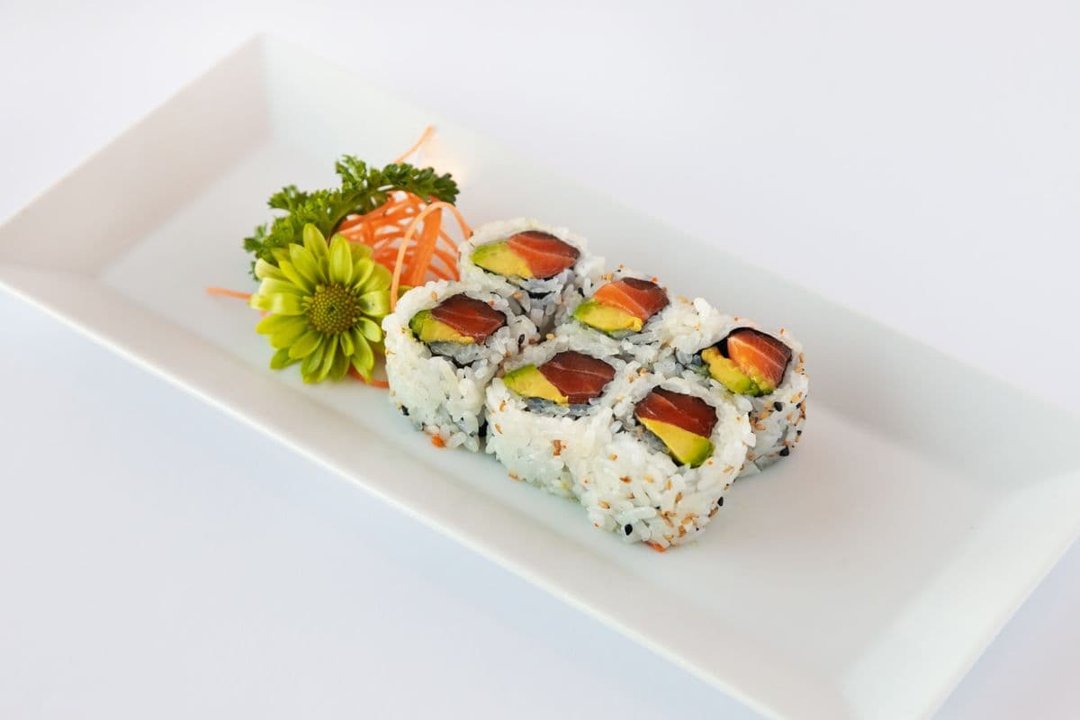 Salmon Roll (6 pcs)