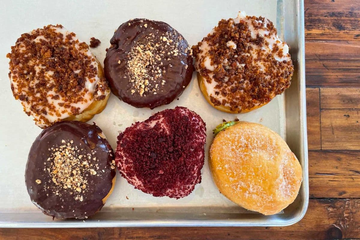 6 filled donuts box