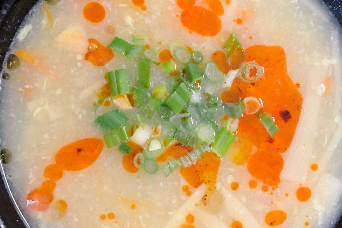 S1. Hot and Sour Soup 酸辣汤
