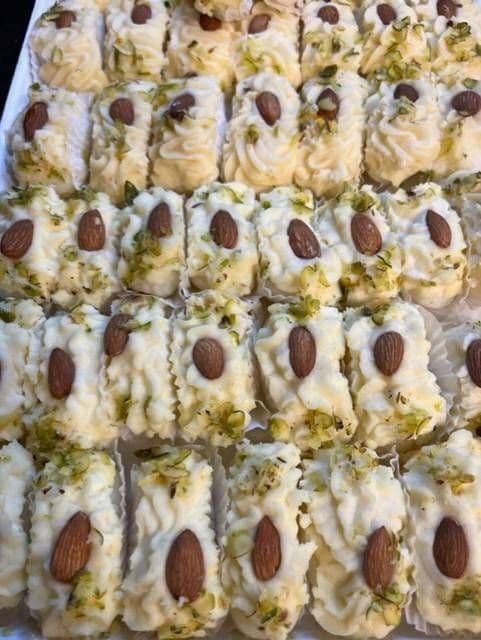 Badam Pakeejah (1 Lb)
